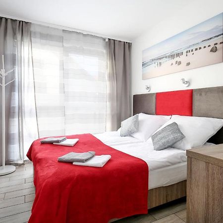 Ferienwohnung Apartament Red Mielno Großmöllen Exterior foto