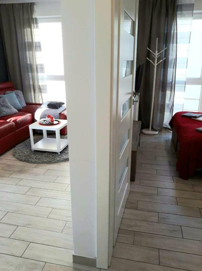 Ferienwohnung Apartament Red Mielno Großmöllen Exterior foto